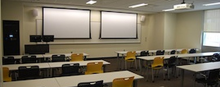 Picture of Clough Undergraduate Learning Commons room 325