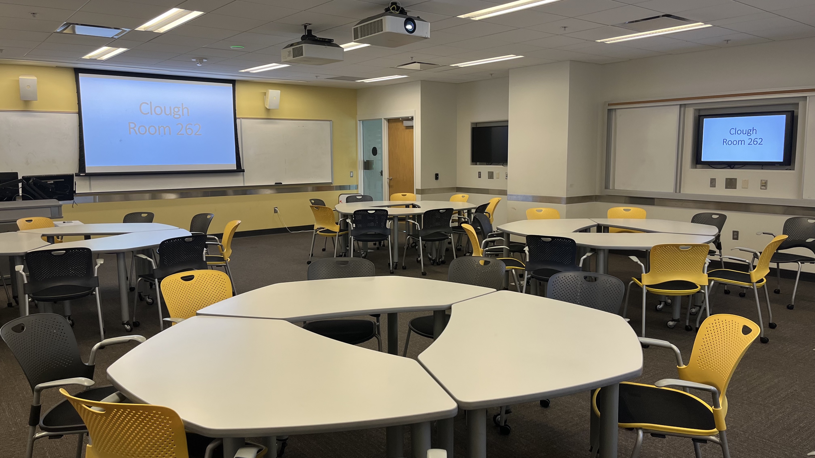 Picture of Clough Undergraduate Learning Commons room 262