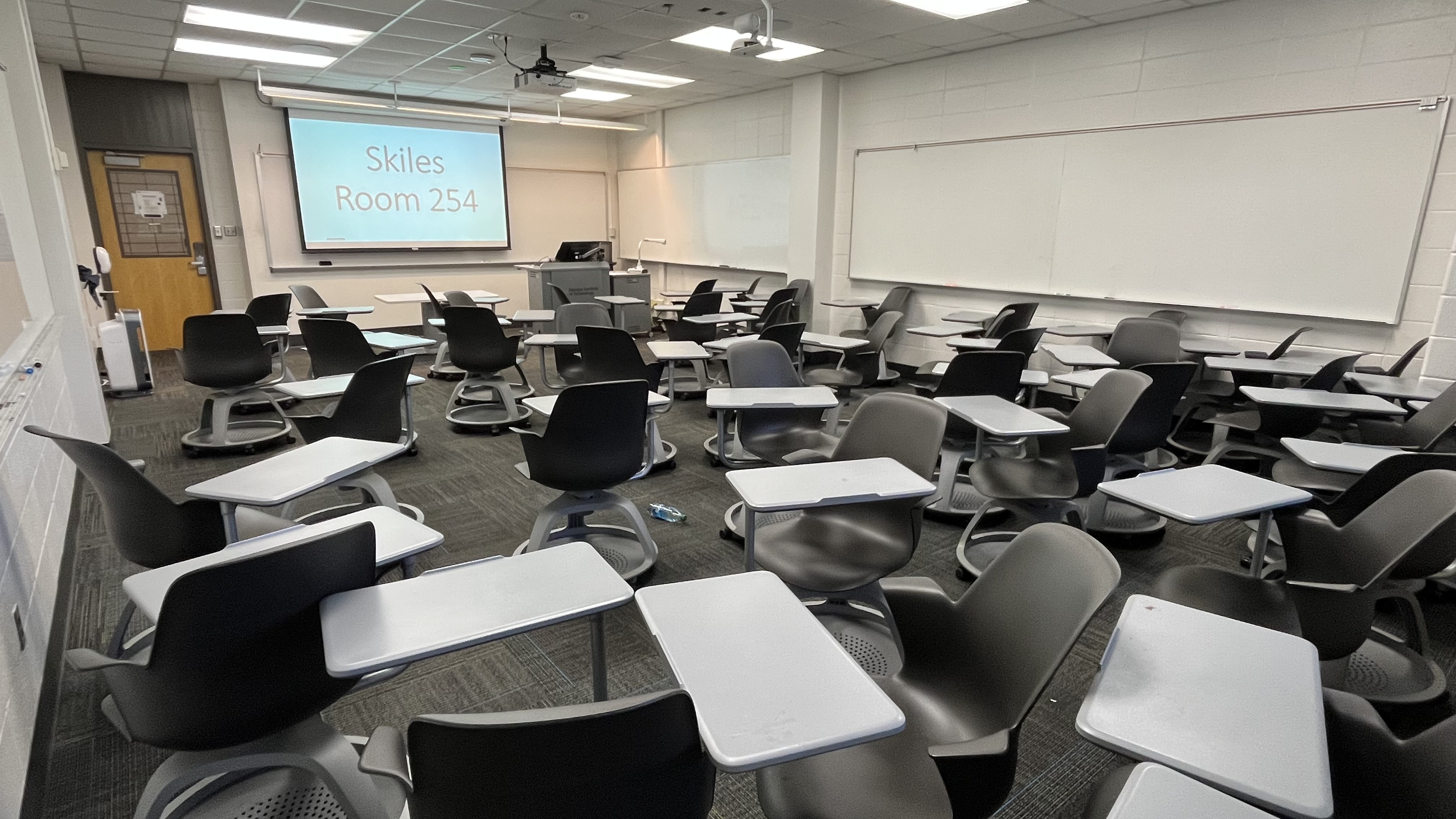 Picture of Skiles room 254